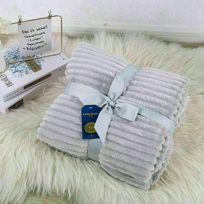Chunky Ribbed Throw Blankets 150x200cm 100% Polyester - Cozy & Warm - Perfect Blankets for Bed, Sofa, Couch SILVEROur chunky throw blanket is big enough to hold a bed, sofa, or couch. It can also be used as a home decoration. Whether you're snuggling up o