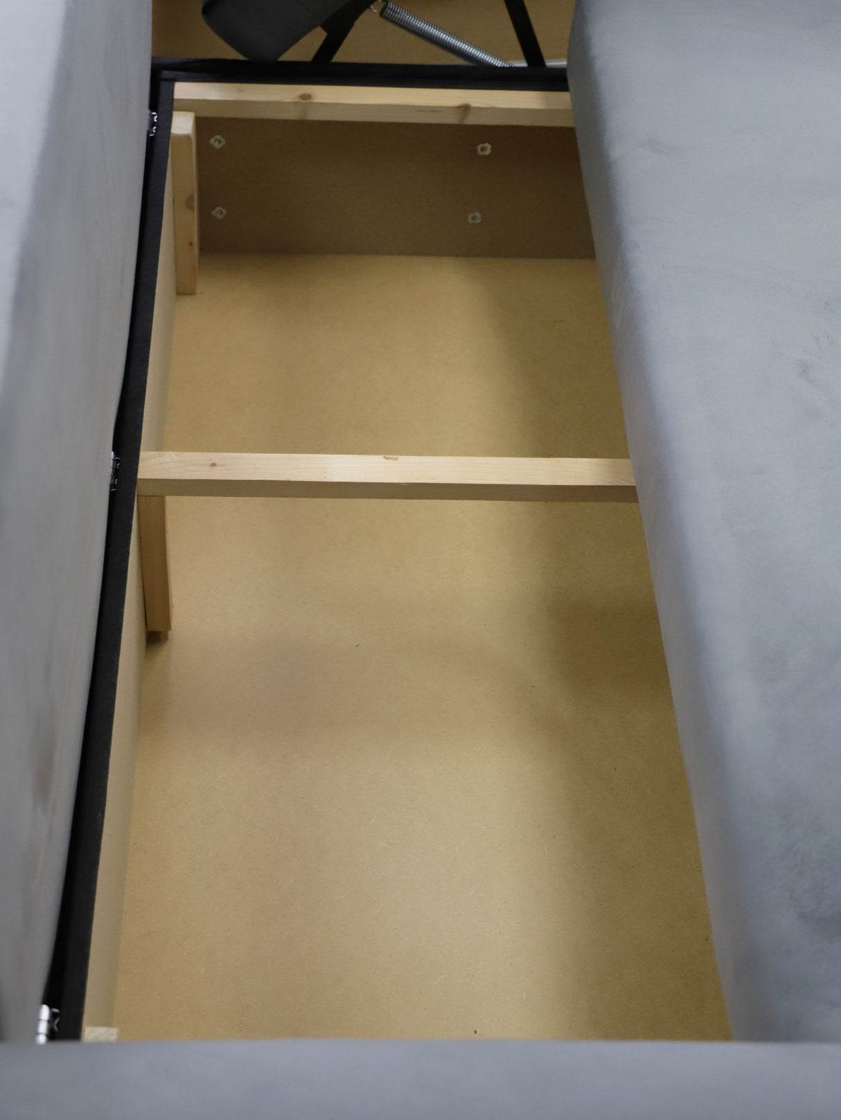 UNIVERSAL CORNER SOFA BED LORD 244cm 2X STORAGE SPACE CHOICE OF COLORS / FOAMTHIS MODEL IS UNIVERSAL WHICH MEANS YOU CAN CHOOSE CORNER SIDE DURING ASSEMBLY3x PILLOWS INCLUDED2X STORAGE SPACEMADE IN MANILA FABRIC CLICK HERE2X STORAGE SPACEManila are charac