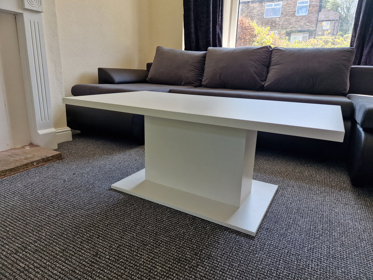 COFFEE TABLE BRISTOL WHITE 110X60CMTable dimensionwid. 110 cm / dep. 60 cm / height 43 cmExecution: base made of white laminated board, 16mm thick The table top is 28mm thick, white.Anna Furniture
