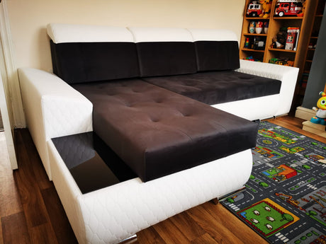 CORNER SOFA BED LONDON 2316/1115/60 252CM 2X STORAGE SPACE STAIN RESISTANT EASY CLEAN FABRIC / BONELL SPRINGS + FOAM252X167CMSLEEPING AREA 200X140CMFABRIC:CASABLANCA + FAUX LEATHERFEATURES:2X STORAGE CONTAINERSGLASS SHELFSTAIN RESISTANT FABRICBONELL SPRIN