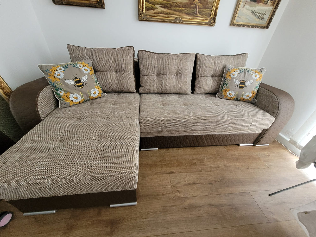CORNER SOFA BED SAM BROWN BERLIN 03 / W55 236CM 2X STORAGE SPACE universal RIGHT/LEFT CORNER / BONELL SPRINGS + FOAMTHIS MODEL IS UNIVERSAL WHICH MEANS YOU CAN CHOOSE CORNER SIDE DURING ASSEMBLY3x PILLOWS INCLUDED2X STORAGE SPACE BONELL SPRINGS + FOAM DIM