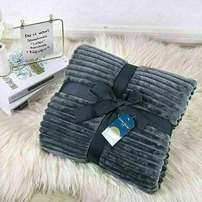 Chunky Ribbed Throw Blankets 150x200cm 100% Polyester - Cozy & Warm - Perfect Blankets for Bed, Sofa, Couch CHARCOALOur chunky throw blanket is big enough to hold a bed, sofa, or couch. It can also be used as a home decoration. Whether you're snuggling up