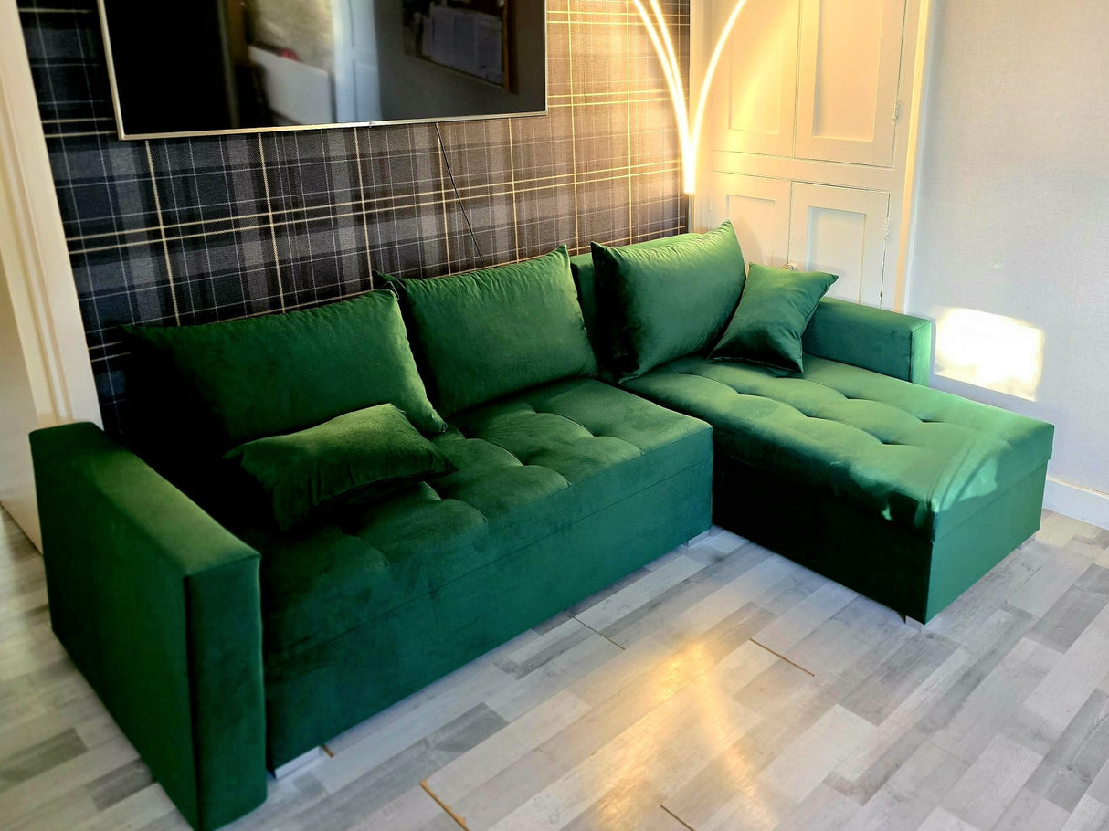 UNIVERSAL CORNER SOFA BED LOTUS 229CM GREEN KRONOS 19 2X STORAGE SPACE / FOAM 2X STORAGETHIS MODEL IS UNIVERSAL WHICH MEANS YOU CAN CHOOSE CORNER SIDE DURING ASSEMBLYSpecification made on foam construction made of board / pine wood / hdf satin plastic leg