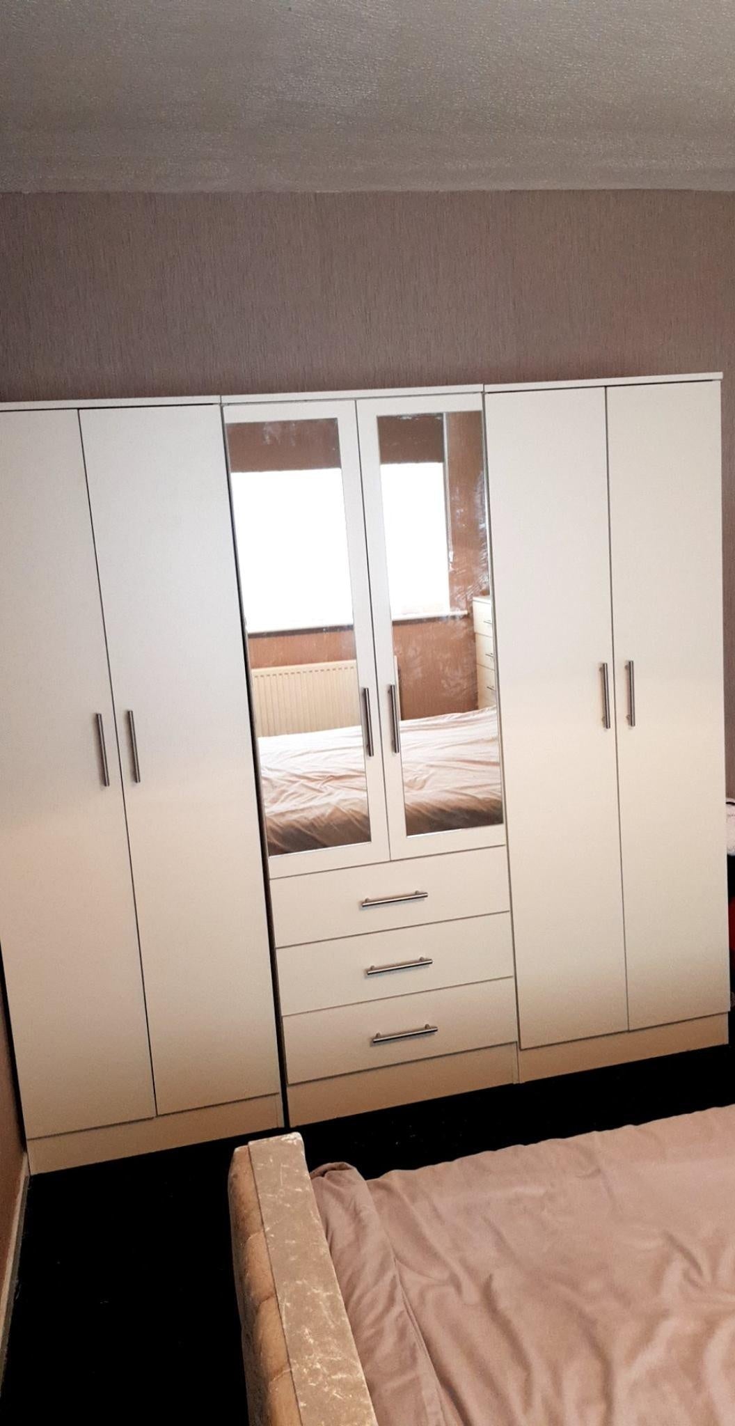 CUSTOMER POHOTOS & REVIEWSVISIT AND LIKE OUR FACEBOOK PAGEAnna Furniture