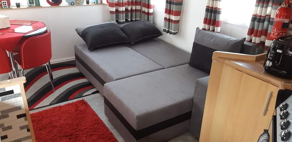 CUSTOMER POHOTOS & REVIEWSVISIT AND LIKE OUR FACEBOOK PAGEAnna Furniture