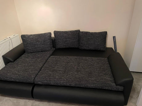 CORNER SOFA BED PRADO LAWA 6/11 226CM / SPRINGS + FOAMSEAT AND CUSHIONS MADE IN LAWA FABRIC CLICK HERE BOTTOM AND SIDES MADE ON FAUX LEATHER SOFT CLICK HERECORNER SOFA BED PRADAWAVY SPRINGSFOAM T30SLEEPING FUNCTIONDIMENSTIONS:WIDTH: 226cmDEPTH: 152CMHEIGH