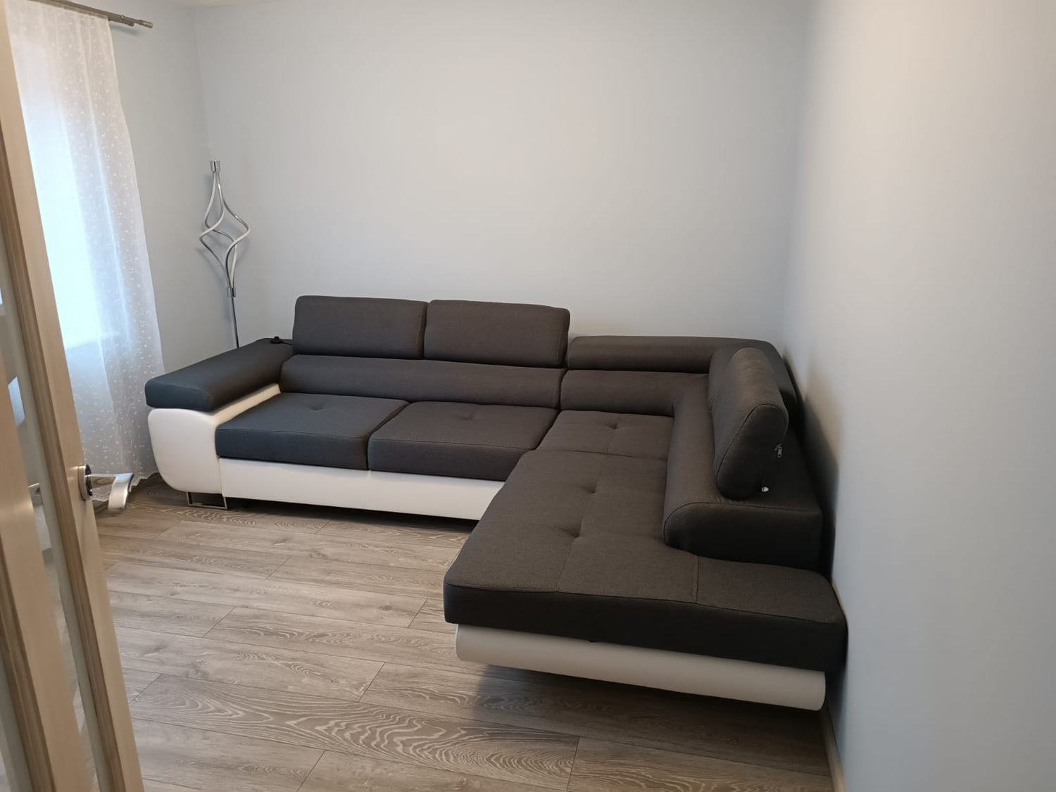 CORNER SOFA BED ASH 273CM GREY/WHITE / SPRINGS + FOAMWavy springs + foam CHOICE OF COLOR Large sleeping areaSEAT AND CUSHIONS MADE IN LUX FABRIC CLICK HERE BOTTOM AND SIDES MADE OF FAUX LEATHER SOFT CLICK HERE Dimensions W: 273cm D:203cm H: 90cm Sleeping