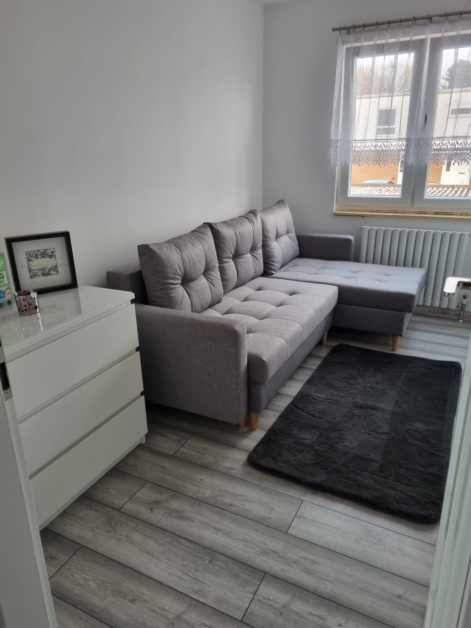 CORNER SOFA BED BRIAN 222x140CM 2X STORAGE SPACE Universal CORNER RIGHT/LEFT / BONELL SPINGS + FOAMTHIS MODEL IS UNIVERSAL WHICH MEANS YOU CAN CHOOSE CORNER SIDE DURING ASSEMBLYMADE IN MALMO FABRIC CLICK HERE3x PILLOWS INCLUDED2X STORAGE SPACEWOODEN LEGSP