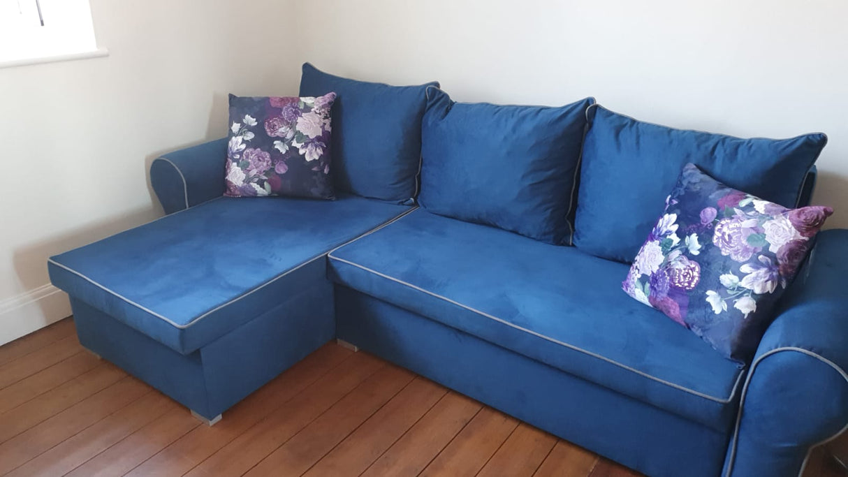 UNIVERSAL CORNER SOFA BED LORD 244cm 2X STORAGE SPACE CHOICE OF COLORS / FOAMTHIS MODEL IS UNIVERSAL WHICH MEANS YOU CAN CHOOSE CORNER SIDE DURING ASSEMBLY3x PILLOWS INCLUDED2X STORAGE SPACEMADE IN MANILA FABRIC CLICK HERE2X STORAGE SPACEManila are charac