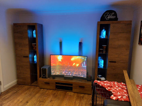 TV WALL UNIT ROMA XL LEFKASDimensions: 3000 x 1900 x 402mm (W x H x D)Number of packages: 4Front:- 15mm white laminated board- melamine rim- handle: 128mm plasticBody:- 15mm white laminated board- melamine rim- 18mm / 16mm MDF stripBack wall :- Black HDF