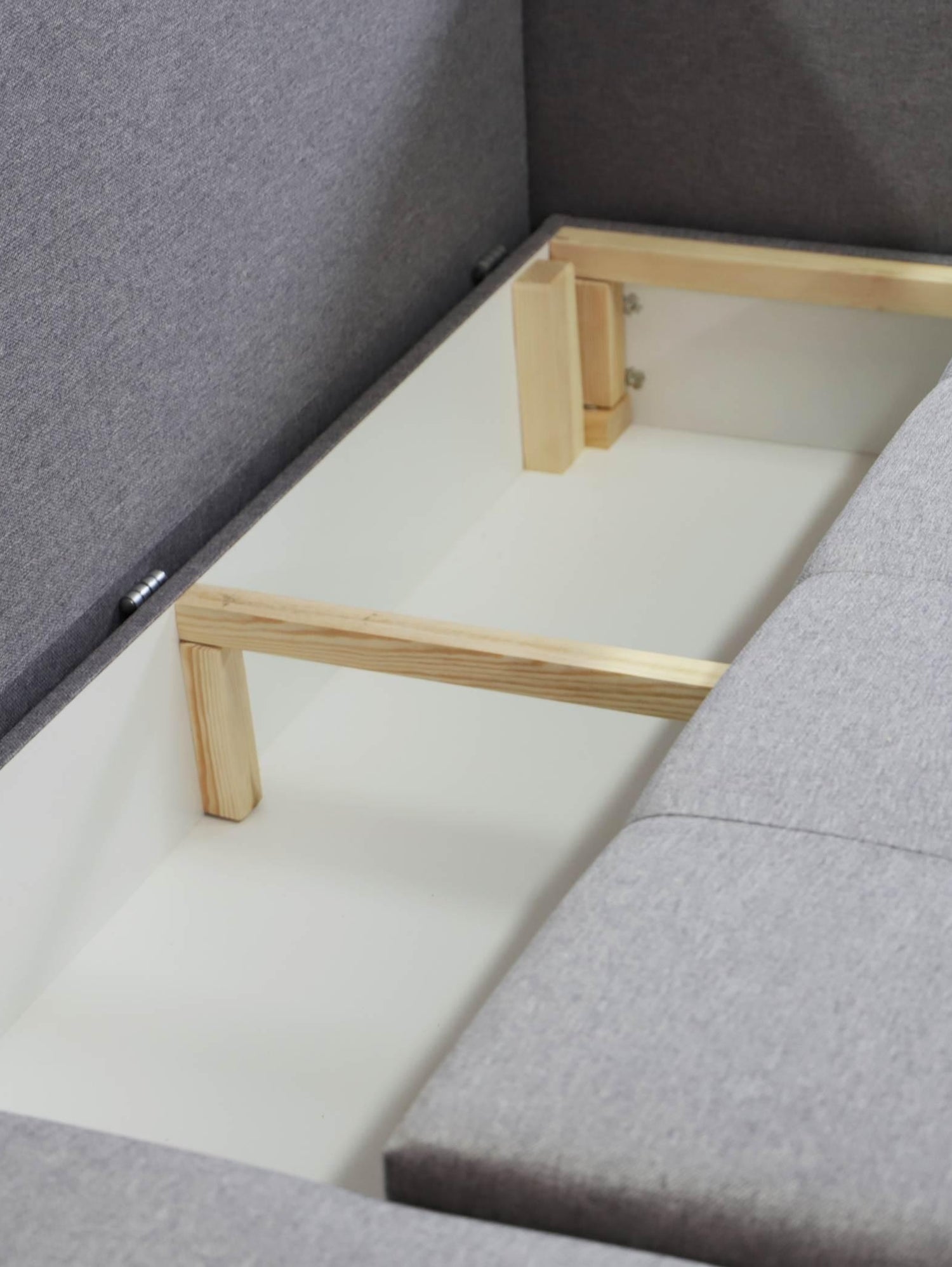 CORNER SOFA BED BRIAN 222CM + STORAGE PUFF / OTTOMAN CHOICE OF COLOR UNIVERSAL RIGHT/LEFT CORNER / BONELL SPINGS + FOAMTHIS MODEL IS UNIVERSAL WHICH MEANS YOU CAN CHOOSE CORNER SIDE DURING ASSEMBLYMADE IN MALMO FABRIC CLICK HERE3x PILLOWS INCLUDED2X STORA