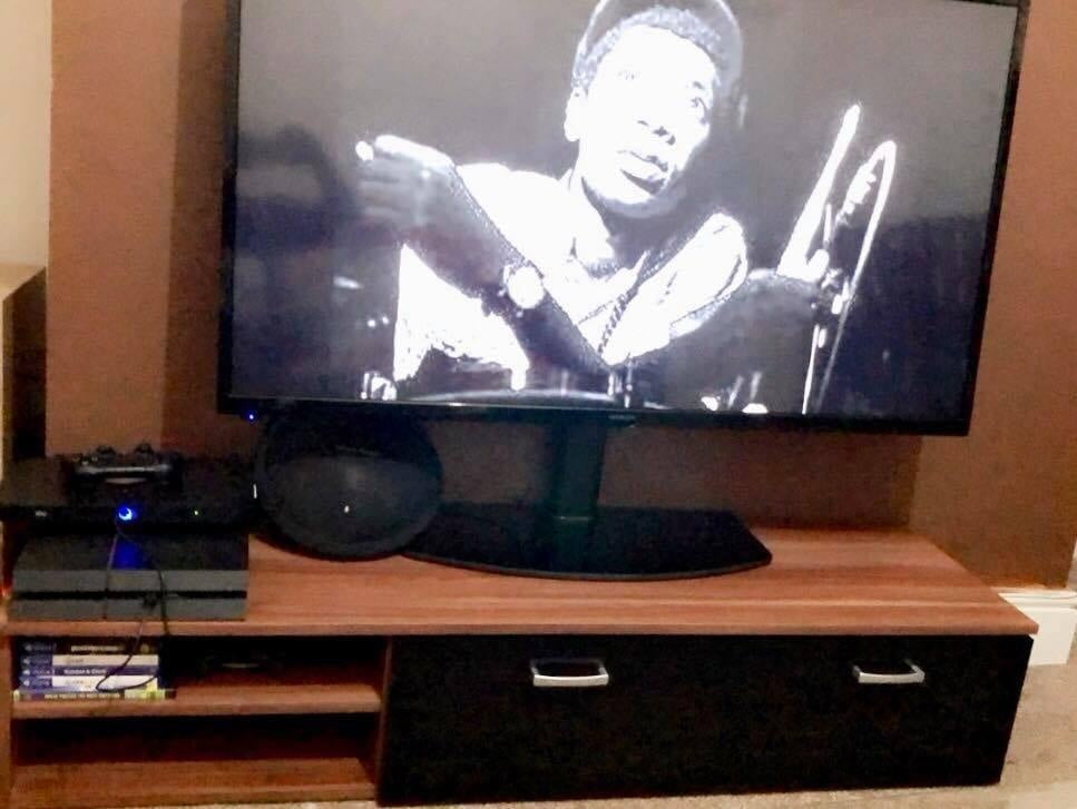 CUSTOMER POHOTOS & REVIEWSVISIT AND LIKE OUR FACEBOOK PAGEAnna Furniture